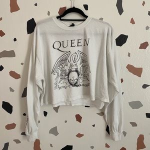 Urban Outfitters Queen Longsleeve tee